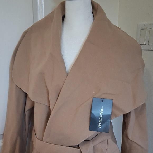 PrettyLittleThing Camel Wrap Jacket - Picture 4 of 7